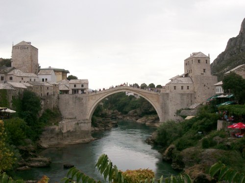 Stari Most, o puente viejo de Mostar