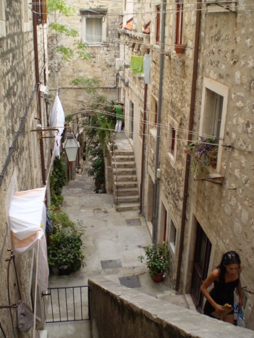 Las callejas de Dubrovnik, clavadas a algunas de Catania, incluida la morena